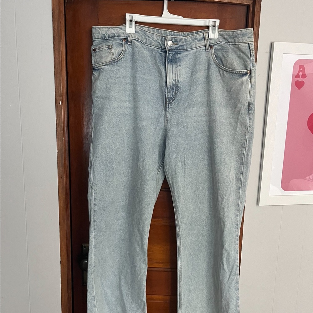 H&M Light Wash Straight Leg Jeans